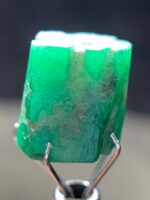 11.84ct Afghan Emerald Crystal: Gemstone for Jewelry Design - Image 2