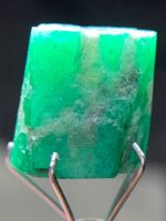 11.84ct Afghan Emerald Crystal: Gemstone for Jewelry Design - Image 5