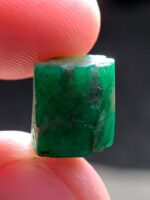 11.84ct Afghan Emerald Crystal: Gemstone for Jewelry Design - Image 8