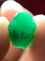 3.60ct Swat Emerald Crystal: Natural Beauty in a Compact, Vivid - Image 9
