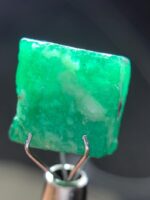 Discover the Elegance of a 10.91ct Emerald Crystal: A Detailed Look at Its Dimensions - Image 2