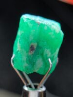 Discover the Elegance of a 10.91ct Emerald Crystal: A Detailed Look at Its Dimensions - Image 3