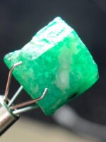 Discover the Elegance of a 10.91ct Emerald Crystal: A Detailed Look at Its Dimensions - Image 6