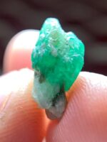 Small but Distinct: A 4.60-Carat Emerald Specimen from Swat Valley - Image 6
