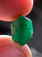 Discover the Elegance of a 10.91ct Emerald Crystal: A Detailed Look at Its Dimensions - Image 7