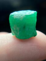 Discover the Elegance of a 10.91ct Emerald Crystal: A Detailed Look at Its Dimensions - Image 9