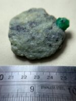 Majestic Swat Emerald: 225-Carat Specimen of Natural Grandeur - Image 2