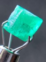 The Elegance of a 1.80ct Swat Emerald: A Gemstone of Timeless Beauty - Image 2