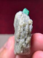 Majestic Swat Emerald: 225-Carat Specimen of Natural Grandeur - Image 8