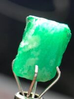Lush and Lustrous: 3.73ct Swat Emerald Crystal - Image 4