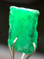 Lush and Lustrous: 3.73ct Swat Emerald Crystal - Image 6