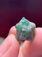 Exploring the Beauty of a 11.00 ct Emerald Crystal from Swat - Image 2
