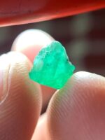 2.31 ct Swat Emerald Crystal – Small Yet Striking - Image 2