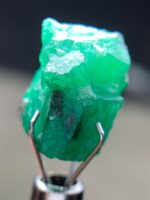 Natural Elegance: 7.82ct Swat Emerald Crystal with Striking Form - Image 3