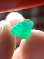 2.31 ct Swat Emerald Crystal – Small Yet Striking - Image 3