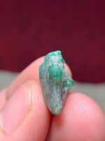 Exploring the Beauty of a 11.00 ct Emerald Crystal from Swat - Image 4