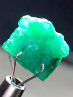 Natural Elegance: 7.82ct Swat Emerald Crystal with Striking Form - Image 5