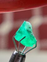 2.31 ct Swat Emerald Crystal – Small Yet Striking - Image 5