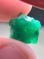 Natural Elegance: 7.82ct Swat Emerald Crystal with Striking Form - Image 6