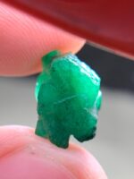Natural Elegance: 7.82ct Swat Emerald Crystal with Striking Form - Image 7