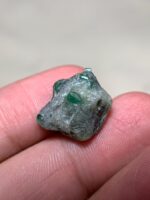 Exploring the Beauty of a 11.00 ct Emerald Crystal from Swat - Image 7