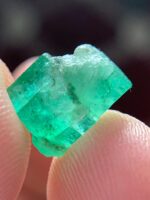 4.31 ct Swat Emerald Crystal — Majestic Green Treasure - Image 4