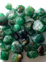 78.54ct Emerald Rough Lot: Raw Green Crystals for Collectors & Creators (9x10x9mm Avg) - Image 5