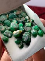 78.54ct Emerald Rough Lot: Raw Green Crystals for Collectors & Creators (9x10x9mm Avg) - Image 6