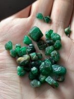 78.54ct Emerald Rough Lot: Raw Green Crystals for Collectors & Creators (9x10x9mm Avg) - Image 7