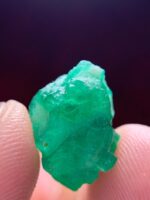 The 8.40 ct Emerald Crystal from Swat: A Vibrant Green Treasure - Image 10