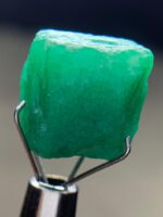 10.96ct Afghan Emerald Crystal: Raw Gemstone - Image 2