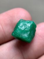 10.96ct Afghan Emerald Crystal: Raw Gemstone - Image 7