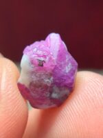 A Gem Unearthed: 9.75ct Afghan Ruby Specimen in Striking Proportions - Image 9
