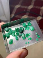 Swat Emerald Treasure: 26.45ct Emerald Rough Lot (6.75 × 7.70 × 8.47 mm) - Image 2