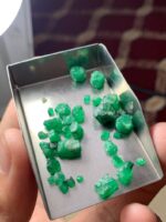 Swat Emerald Treasure: 26.45ct Emerald Rough Lot (6.75 × 7.70 × 8.47 mm) - Image 3