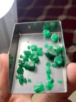 Swat Emerald Treasure: 26.45ct Emerald Rough Lot (6.75 × 7.70 × 8.47 mm) - Image 4