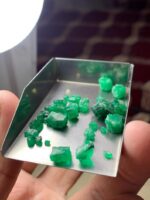 Swat Emerald Treasure: 26.45ct Emerald Rough Lot (6.75 × 7.70 × 8.47 mm) - Image 5