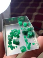 Swat Emerald Treasure: 26.45ct Emerald Rough Lot (6.75 × 7.70 × 8.47 mm) - Image 6