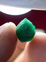 5.22ct Swat Emerald Crystal – Natural Untreated Beauty with Striking Form - Image 5