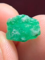 4.62ct Swat Emerald Crystal – Compact Natural Beauty in 10.93 x 8.80 x 7.17 mm - Image 3