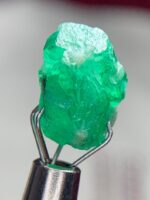 4.62ct Swat Emerald Crystal – Compact Natural Beauty in 10.93 x 8.80 x 7.17 mm - Image 7