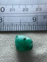 Exploring the Beauty of a 7.94ct Emerald Crystal: A Glimpse into Its Dimensions and Quality - Image 9