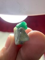 35.35ct Swat Emerald Specimen – A Large, Striking Crystal from Pakistan’s Emerald Highlands - Image 9