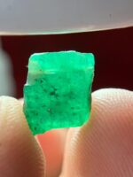 Spotlight on a 3.30 Carat Swat Emerald Crystal: Shape, Size and Significance - Image 4