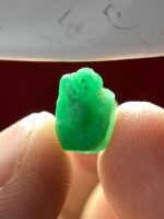 2.96ct Swat Emerald Crystal – Natural Untreated Gemstone with Exceptional Shape - Image 5