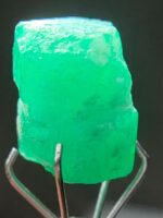 4.70ct Swat Emerald Crystal – A Striking Natural Gem from Pakistan’s Northern Valleys - Image 3