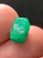 4.70ct Swat Emerald Crystal – A Striking Natural Gem from Pakistan’s Northern Valleys - Image 7