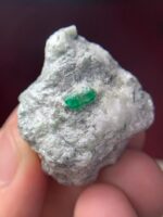 Giant from the Valley: 118.89 ct Emerald Specimen from Swat, Pakistan - Image 2