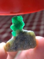 A 34.89-Carat Swat Emerald Specimen — Broad, Sculptural, and Remarkably Expressive - Image 7