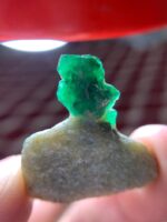 A 34.89-Carat Swat Emerald Specimen — Broad, Sculptural, and Remarkably Expressive - Image 8